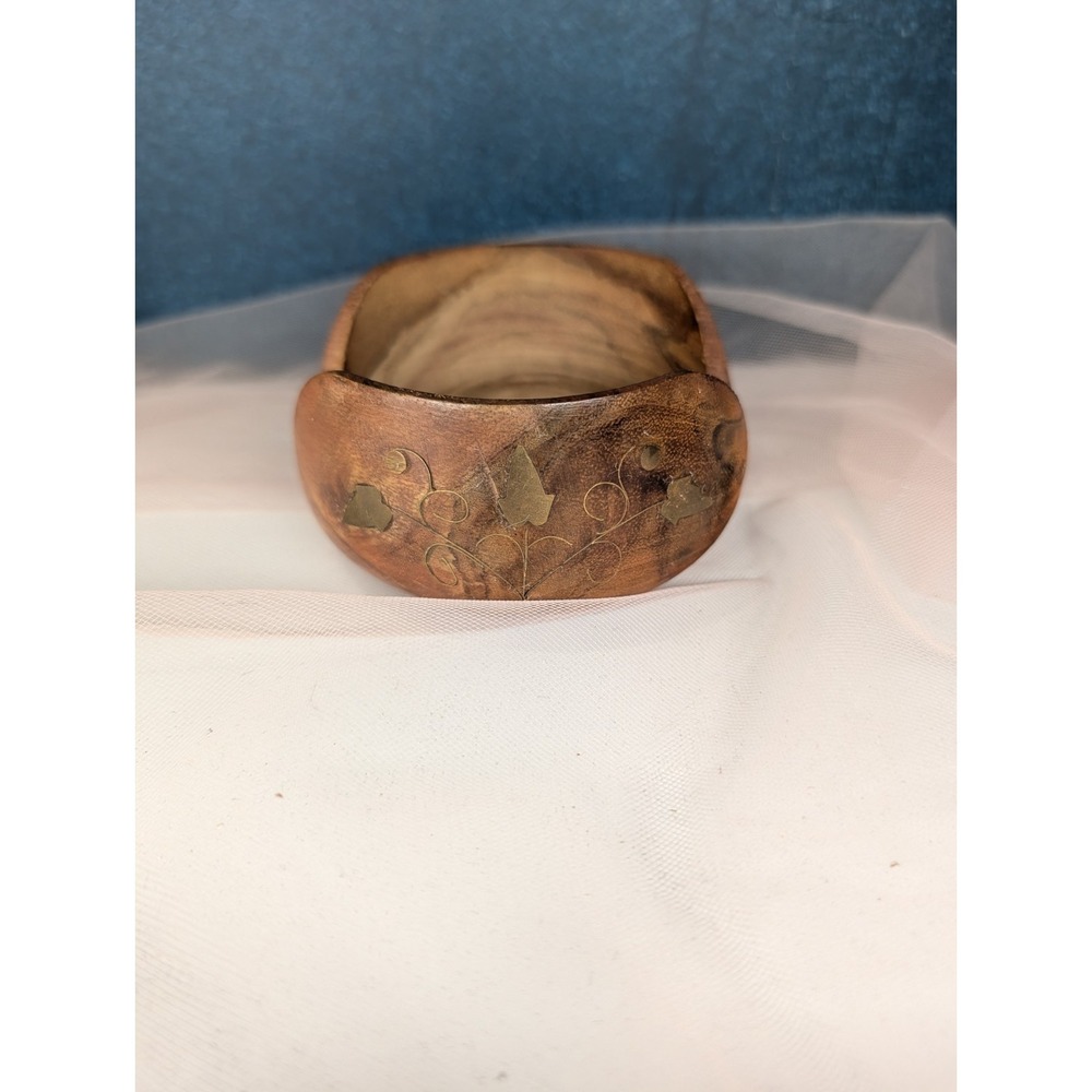Carved Wooden Coaster Set with Holder & Brass Inlay Floral Detail - Picture 4 of 12